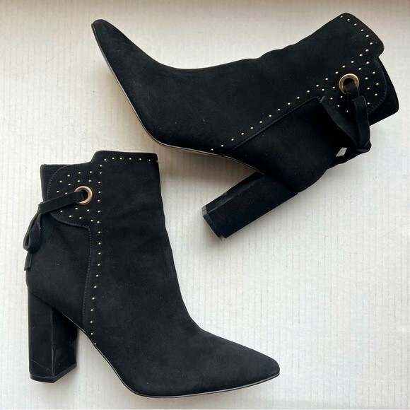 Chelsea & Violet Miley Black Suede Block Heel Ankle Boots w/ Gold Rivets Sz 8.5 - Picture 1 of 14
